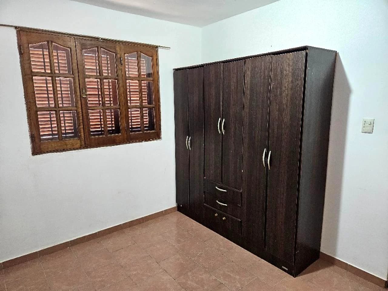 Vendo. Departamento 1 Dormitorio, 1 Baño, Cocina Comedor, Cochera. Rivadavia