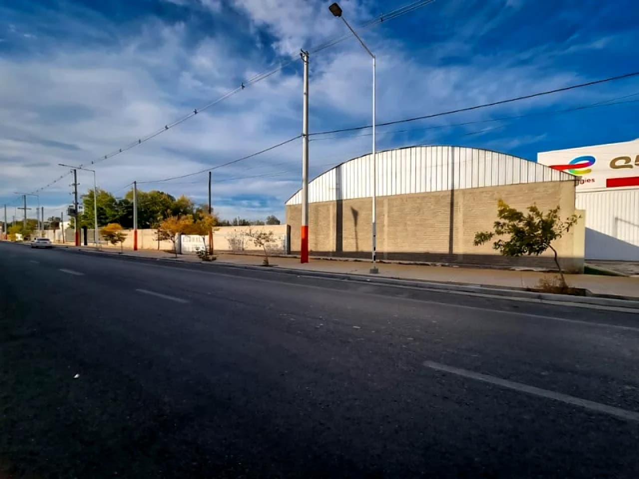 Predio Industrial Con Dos Galpones Rn 40. Mls#