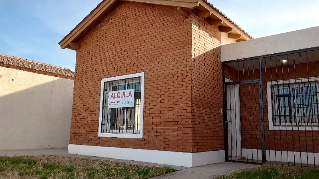 Casa 2 Habitaciones, B° Natania 65, Sobre Calle Principal