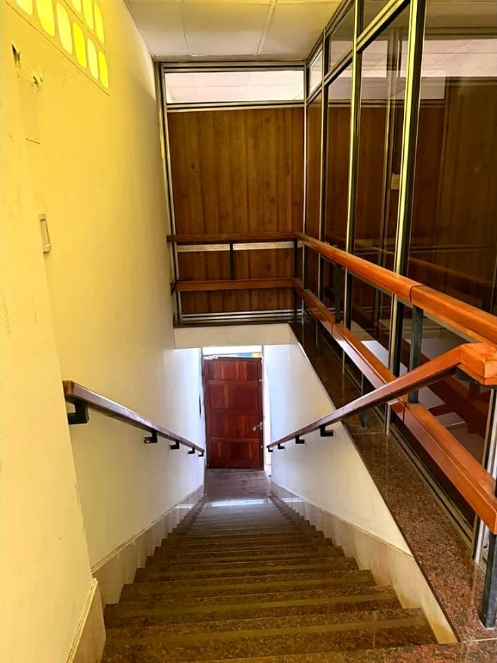 Salon Comercial, Ideal Para Oficina, Empresa, Estudio Juridico. Capital