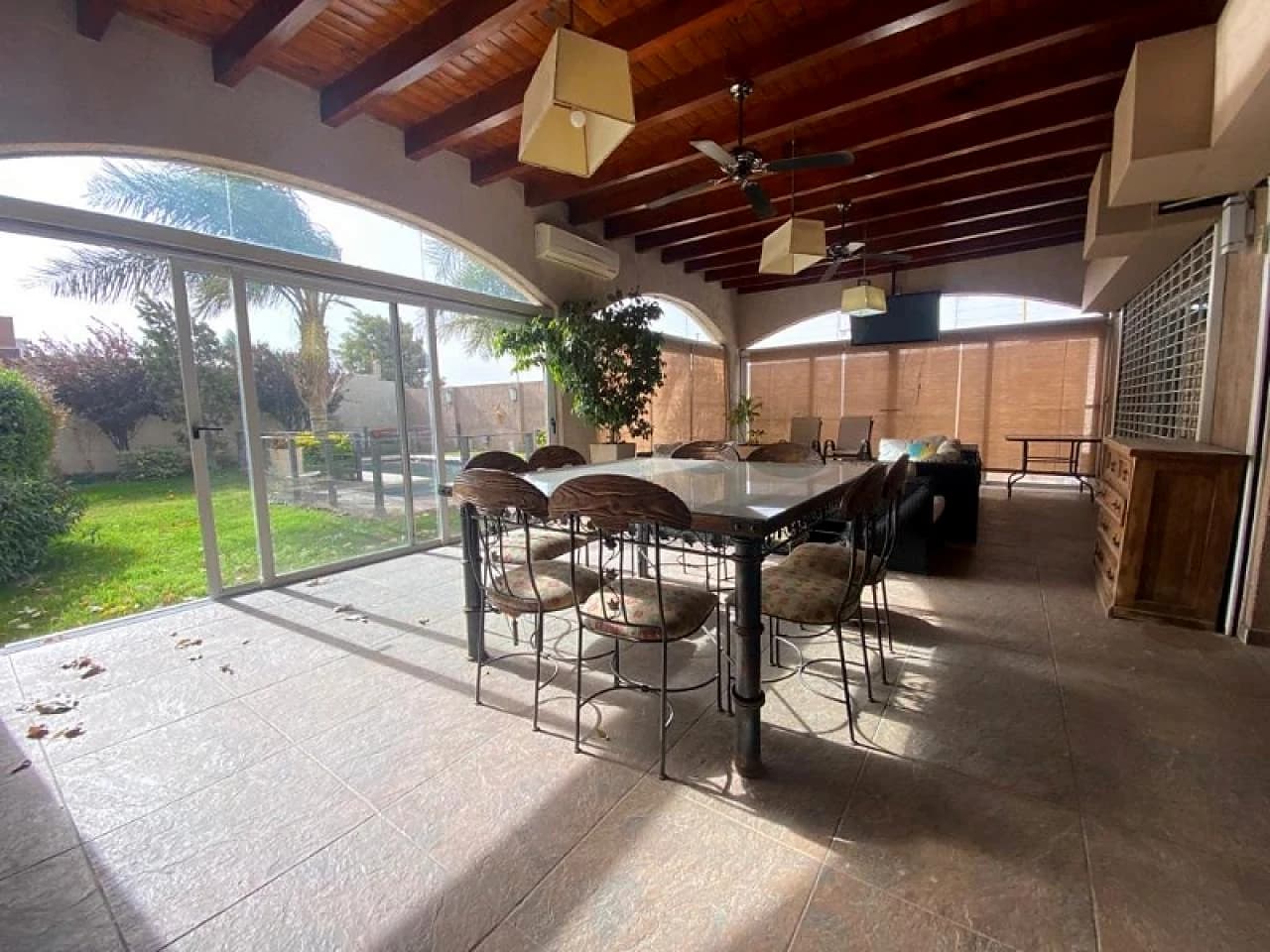 Amplia Casa Amoblada En Barrio Privado, 4 Dormitorios, 4 Baños, 450m2 Cubiertos, 830m2…