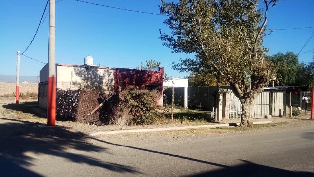 Vendo Casa 2 Dorm + Dpto De 1 Dorm