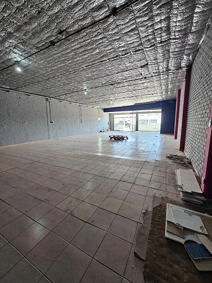 Salon Comercial En Rawson 1000m2 Sobre Calle Mendoza