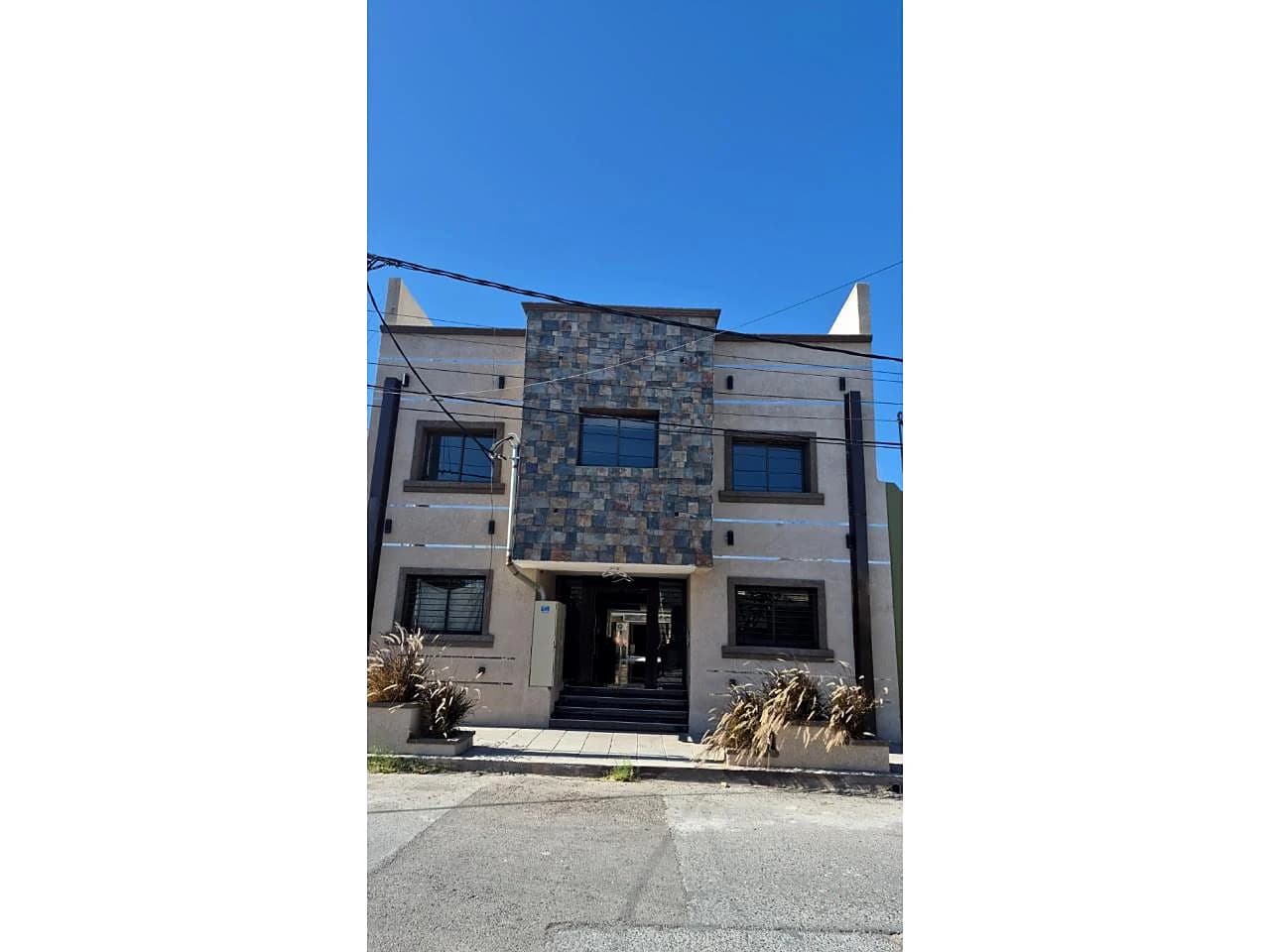 Departamento Amoblado Capital Calle Lavalle. Esquina Belgrano. Servicios Incluidos