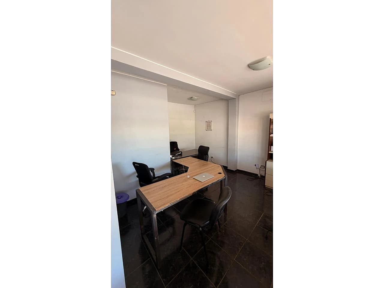 Oficinas Ideal Asesor De Seguros Con Derecho A Baño Y A Cocina Amplio Estacionamiento