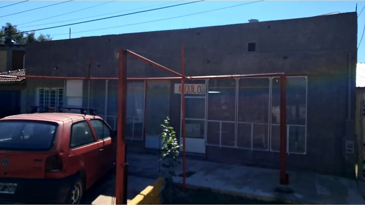 Salón Comercial En Albardon 60m2