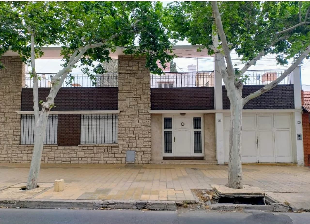 Casa Comercial. Capital