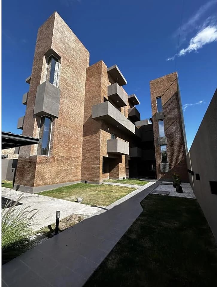 Duplex De Categoria 2 Habitaciones , Cochera Capital