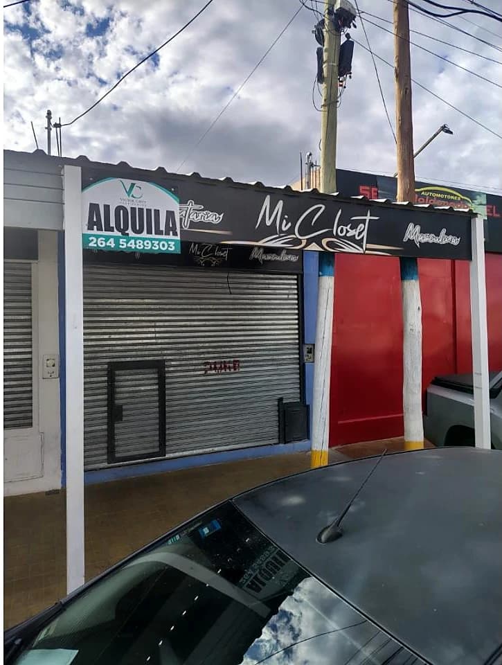 Salon Comercial De 30m2 Por Av España Antes De Cenobia Bustos