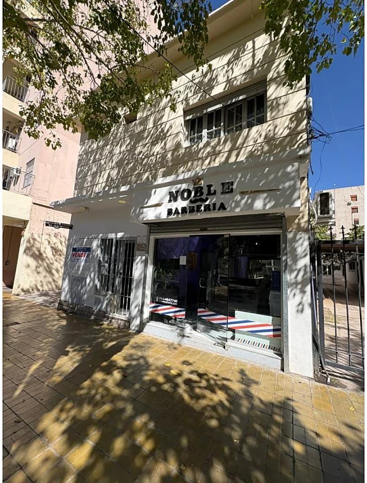 Salón Comercial + Dpto 3 Dormitorios + Dpto 2 Dormitorios + 13 Cocheras Sobre Av.…