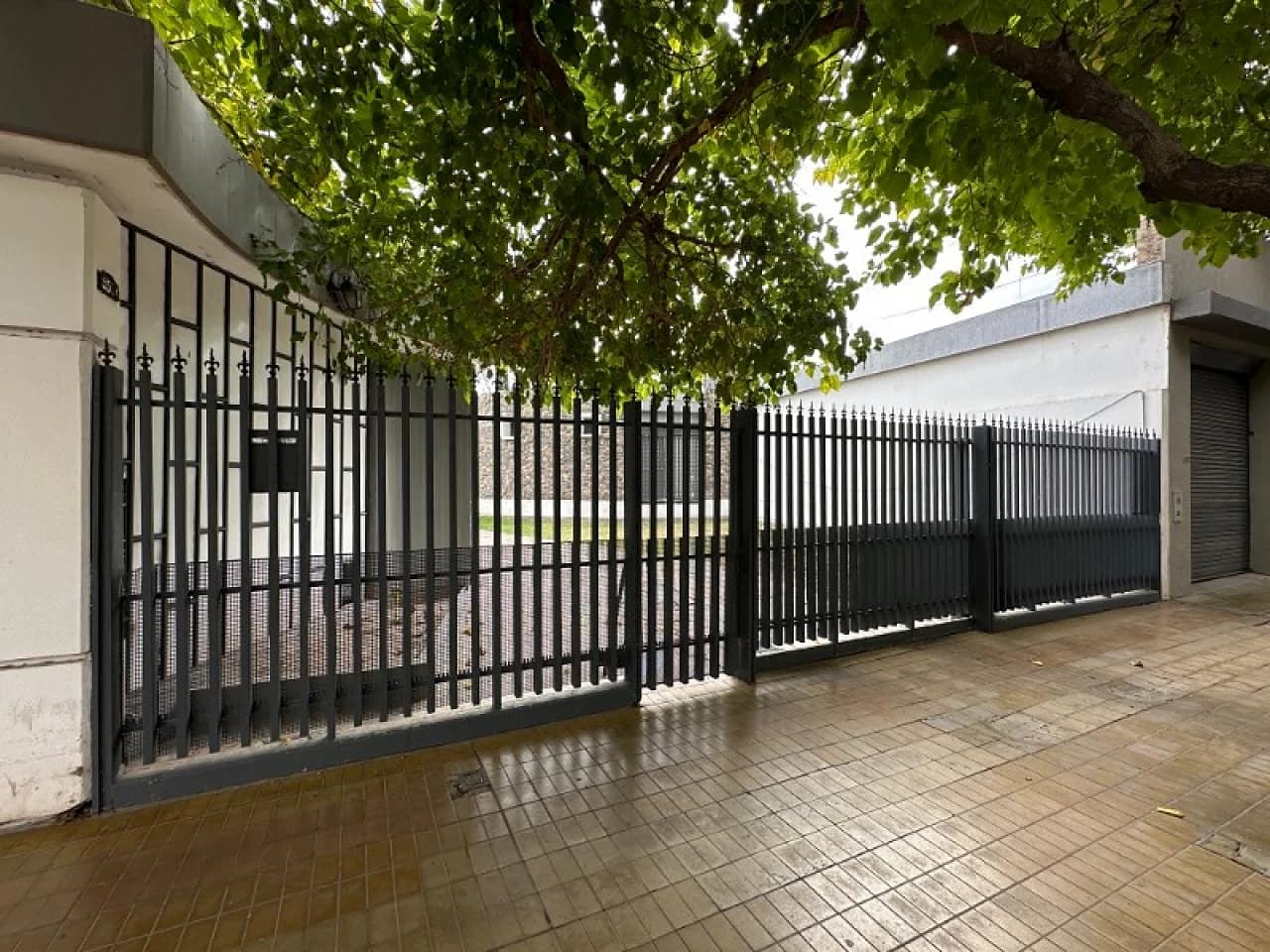 Casa En Alquiler Para Empresas O Instituciones Varios Ambientes Y Cocheras Para 5 O…