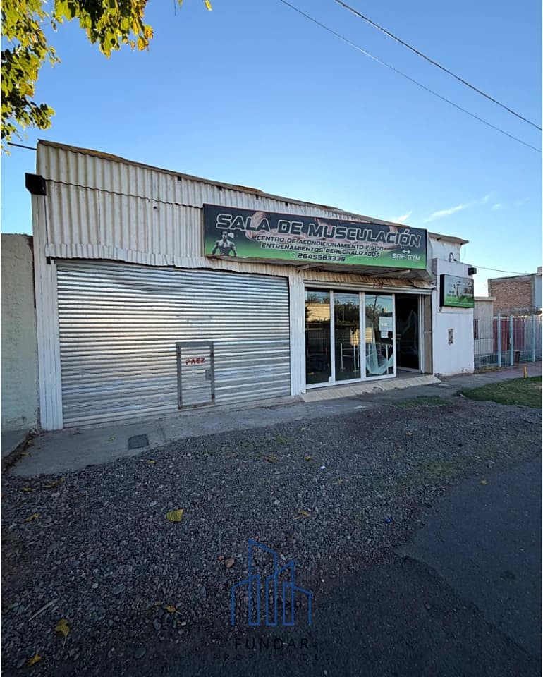 Gran Galpon / Salón Comercial En Calle Mendoza Pasando Circunvalacion