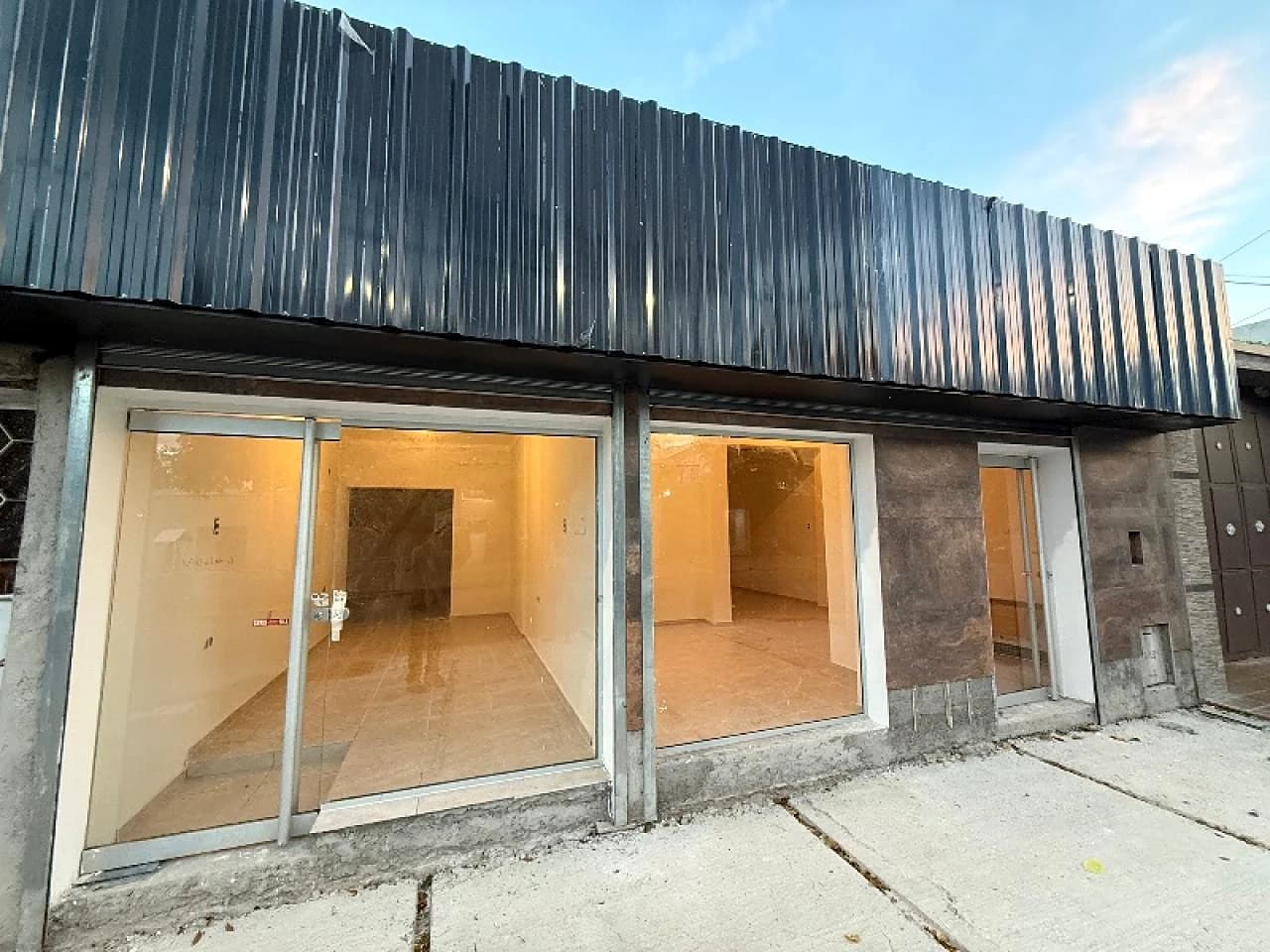 Local Comercial A Estrenar En Capital