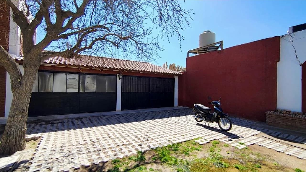 Importante Salón En Alquiler