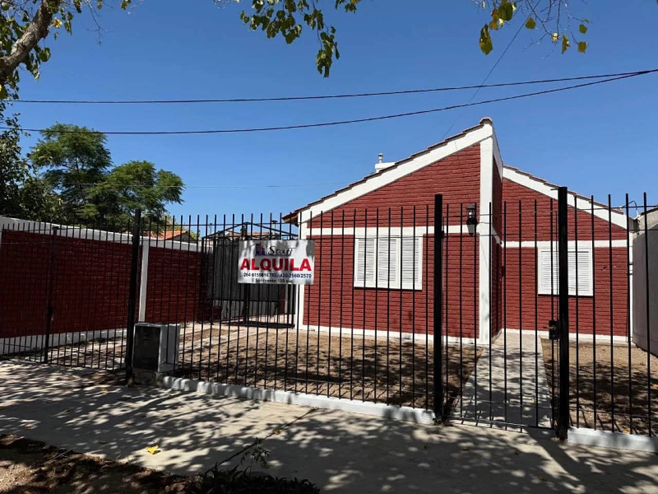  Casa, 3 Dormitorios. Reciclada A Nueva En B° Natania Xv - Rivadavia