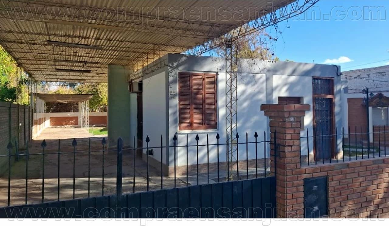 Casa 3 Dormitorios Barrio Huazihul. Rivadavia