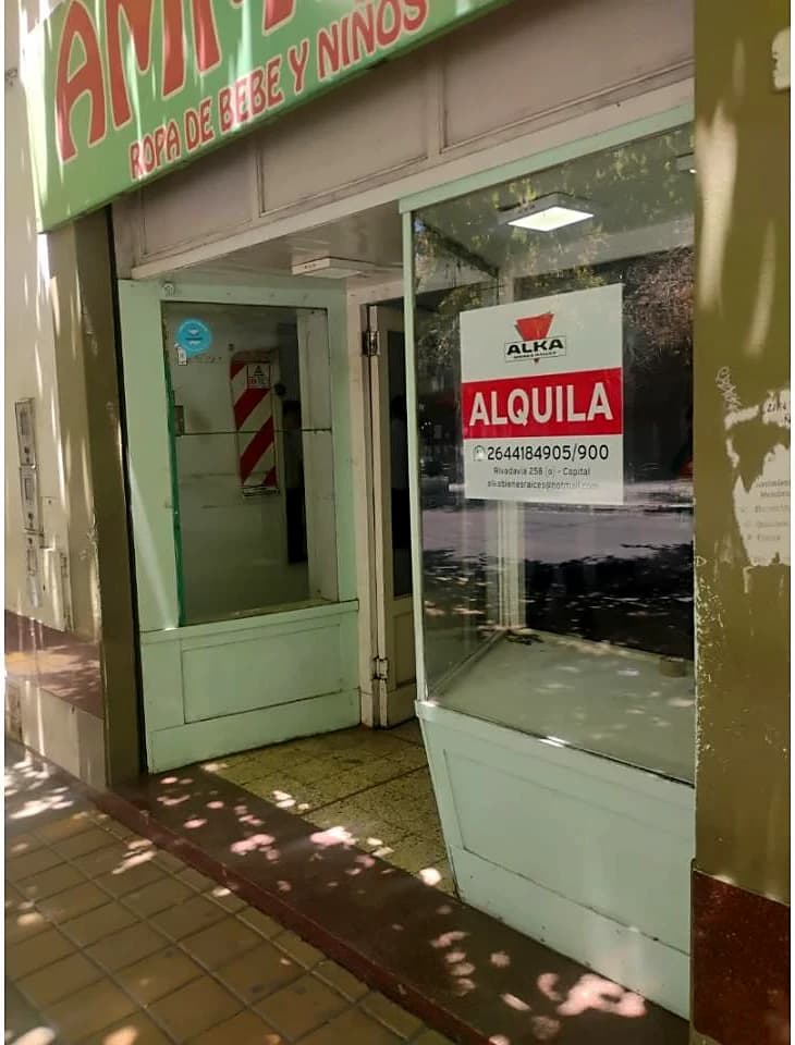Local Libertador Antes De Gral Acha. Capital
