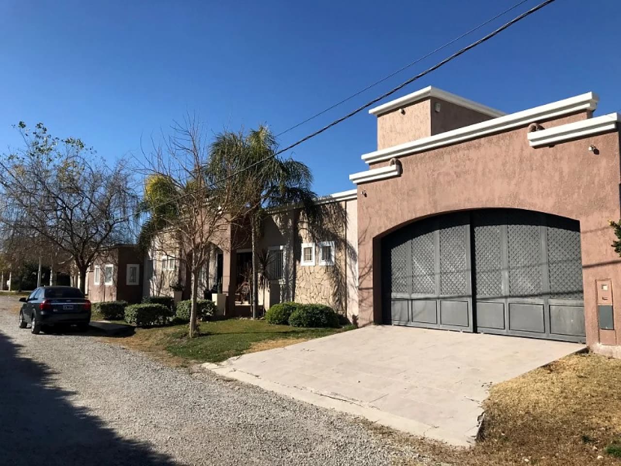 Casa En Alquiler Amoblada B° Privado Sta Lucia 4 Dormitorios, 4 Baños, Galeria, Jardin…