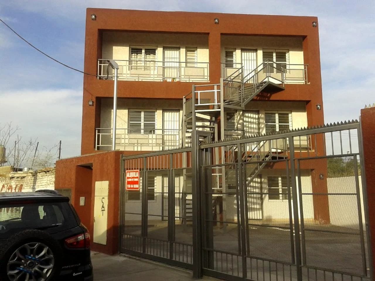 Amplio Depto, A 300 M Del Centro Civico Al Lado De Cafe America Listo Para Mudarte