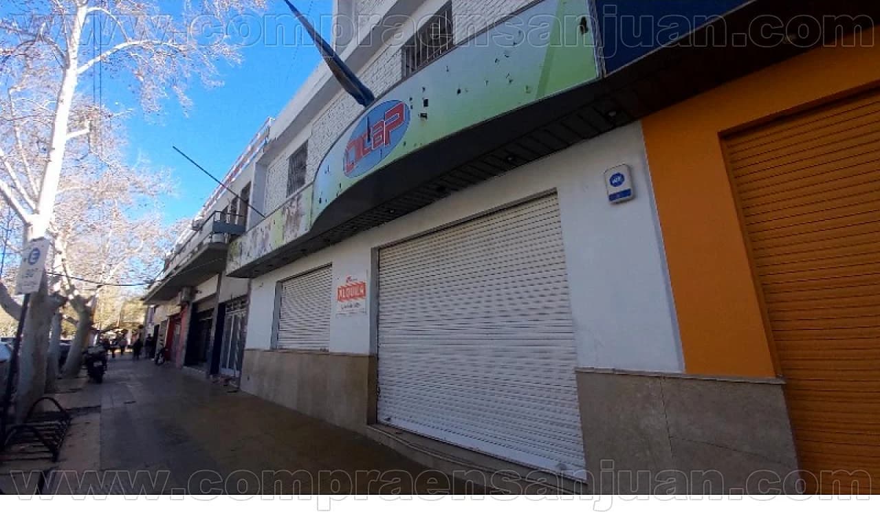 Arevalo Inmobiliaria Alquila Salon Con Oficinas, Capital