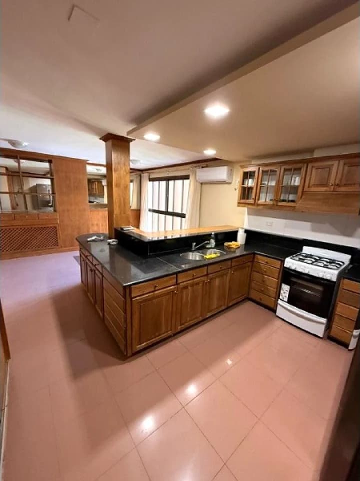 Departamento Centrico Amoblado 3 Dormitorios, 3 Baños. Capital