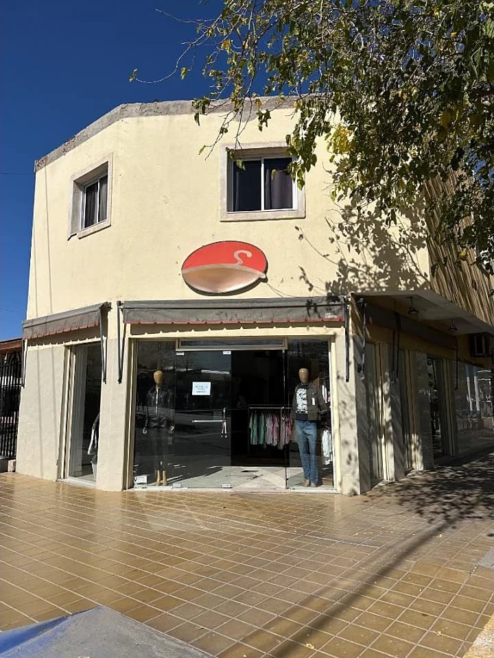 Salón Comercial Importante Esquina En Villa Aberastain