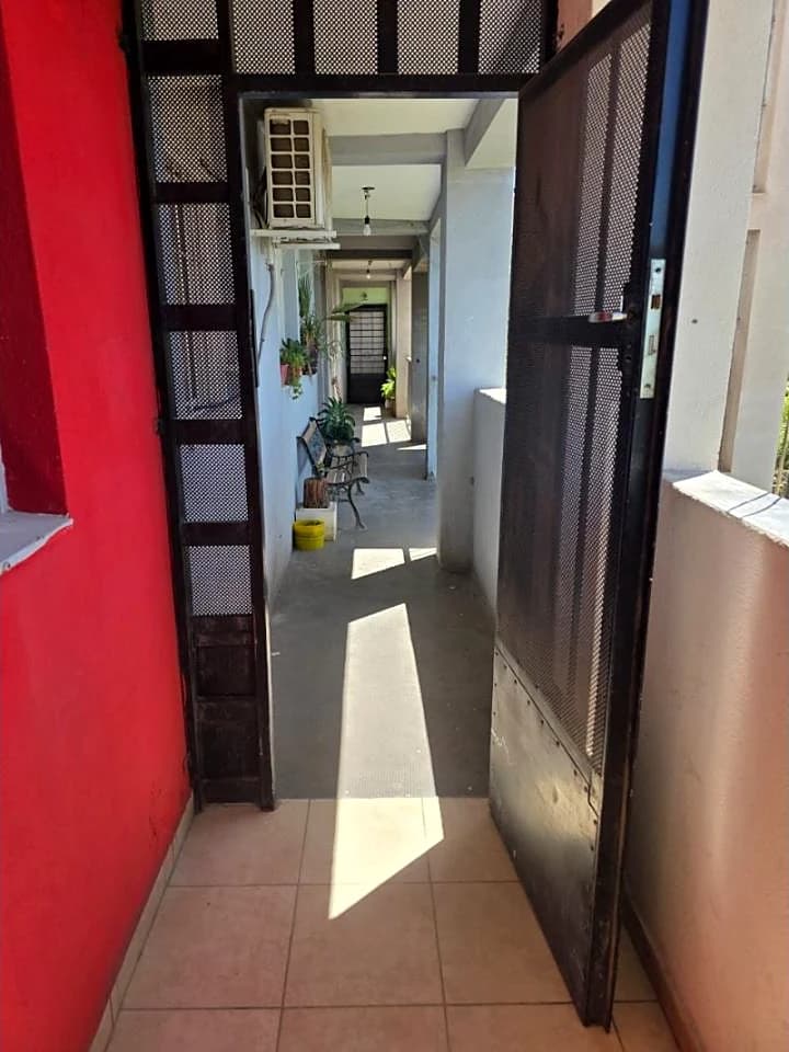 Inmobiliaria Alquila Dpto De 3 Dormitorios En 2 Piso En Barrio Las Garzas