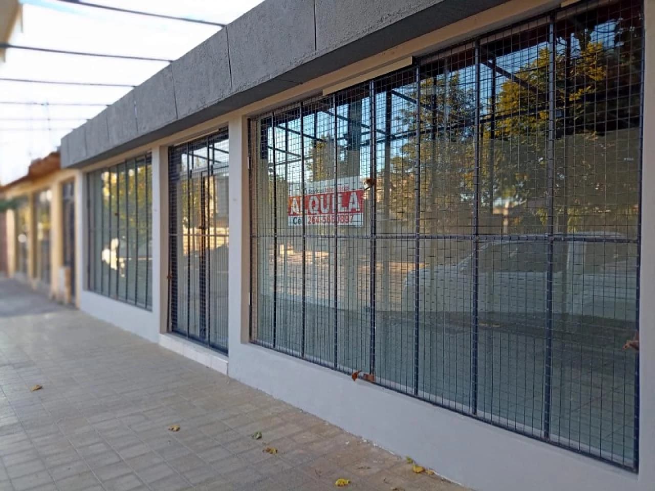 Salon Comercial. Caucete