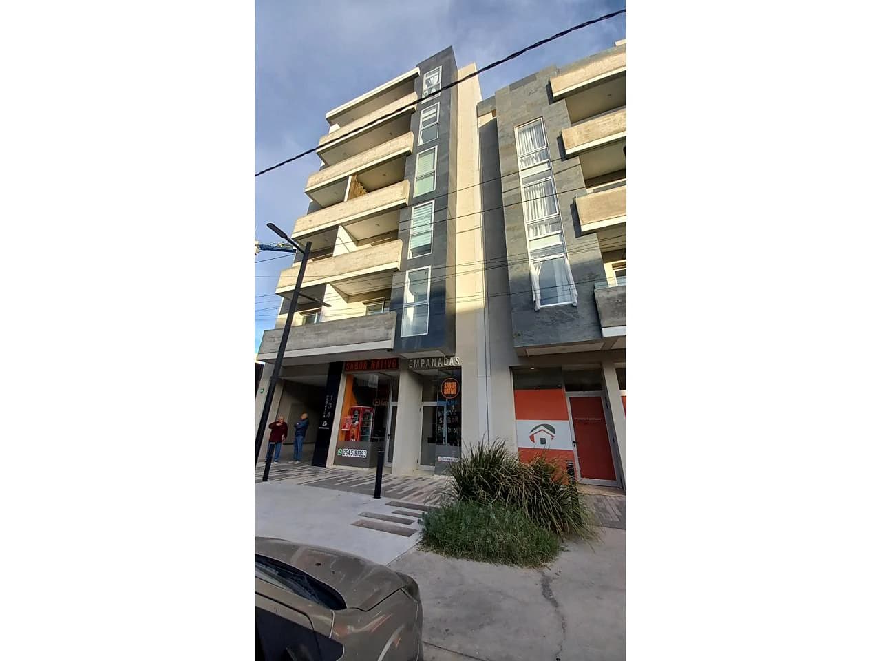 Arevalo Inmobiliaria Alquiler Departamento De 1 Dormitorio Con Cochera. Capital