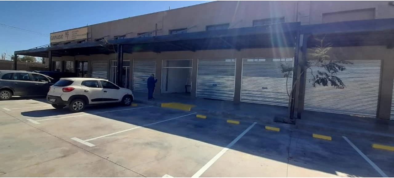 Salon Comercial Sobre Av Benavides B° Las Lajas