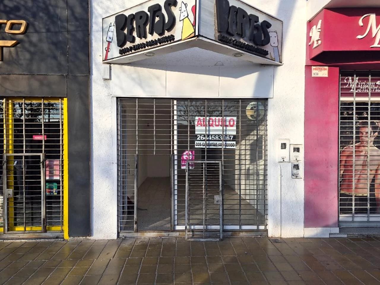 Salon Bvar Sarmiento 30 Mtrs Antes De Mendoza