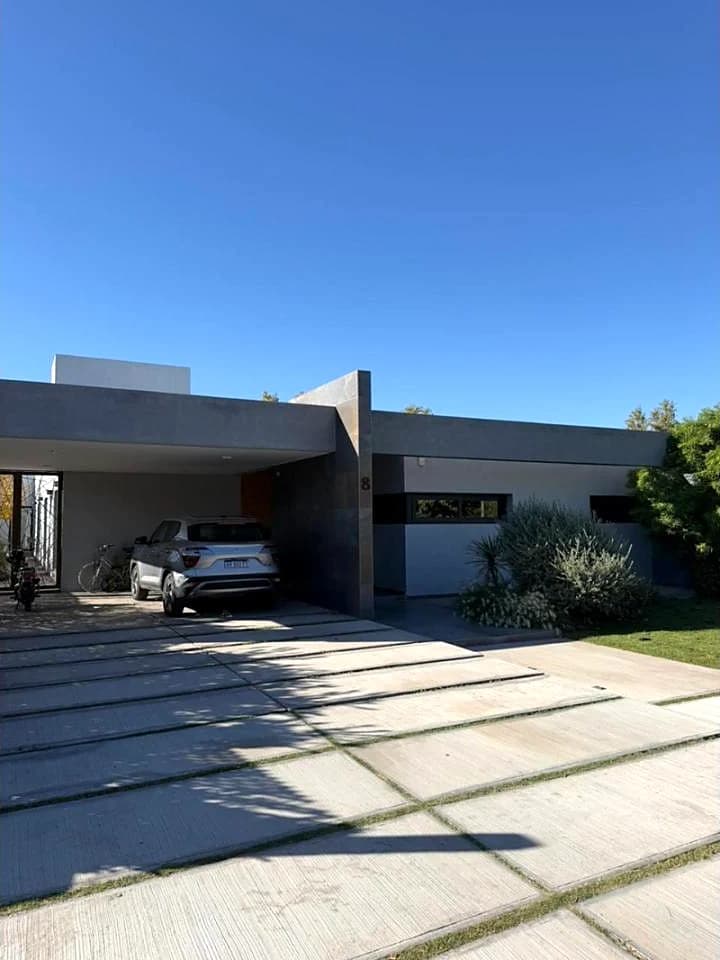 Casa Bº Privado San Eduardo 4 Dormitorios, 4 Baños Piscina. Santa Lucia