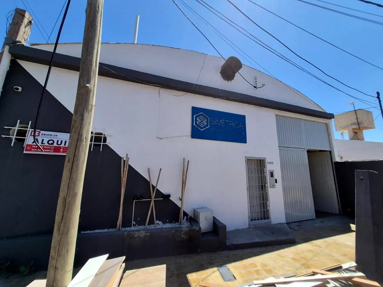Galpón En Alquiler En Capital Excelente Ubicación Con Oficina Y Entrepiso
