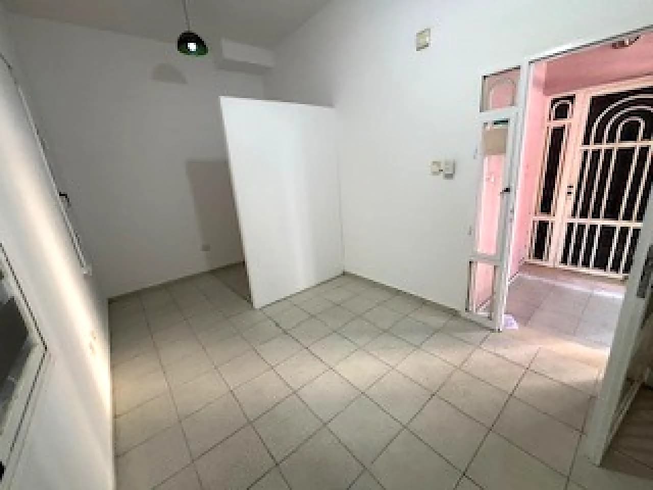 Oficina En Edificio Tulum V. Con Baño Privado, Cerca Estadio Aldo Cantoni. Capital