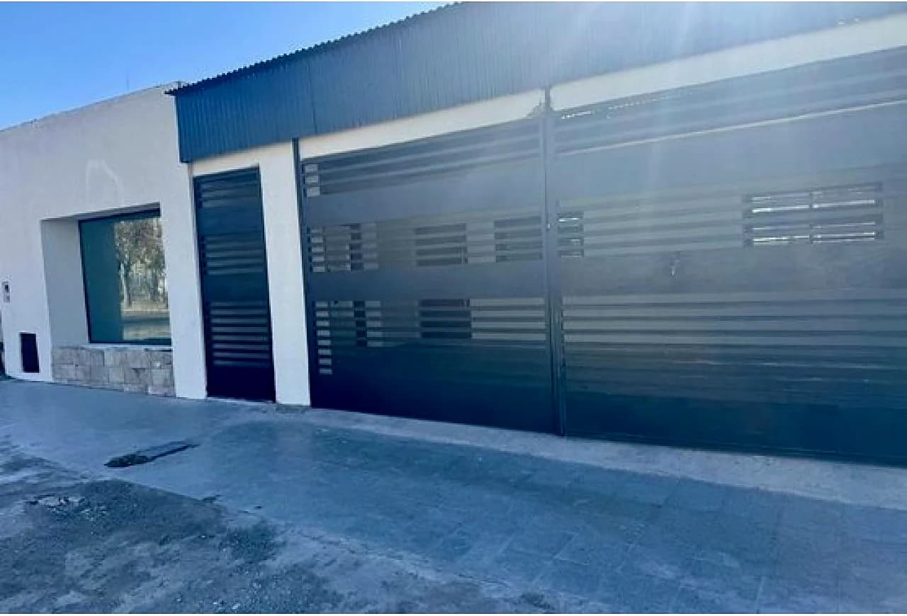 Casa Céntrica De Categoría. Capital. Mls#