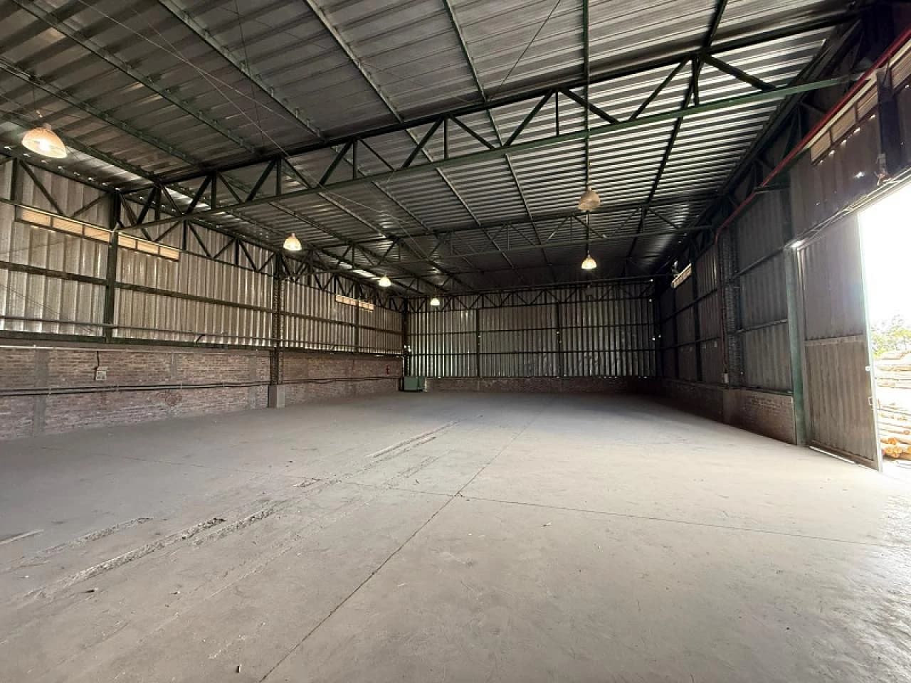 Galpon 650 M2 - Ubicacion Privilegiada: Ruta 40 Entre Calle 5 Y 6 Pocito