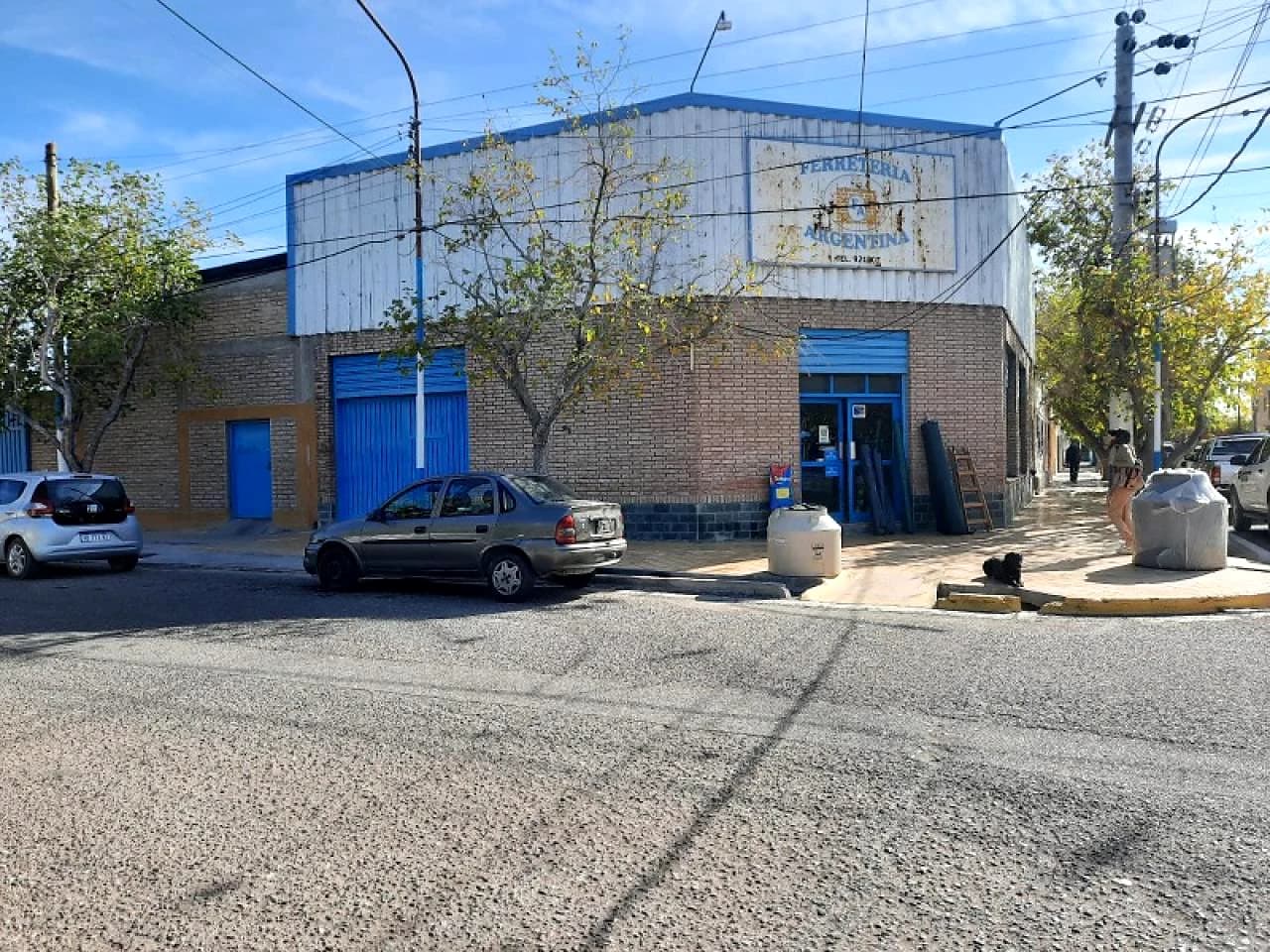 O Vendo, Gran Salón Comercial Excelente Ubicación A 1cuadra Municipalidad De Pocito
