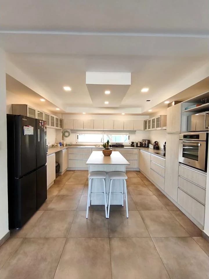 Imperdible Casa En San Juan De Los Olivos 4 Dormitorios, Pileta Y Amplio Jardín