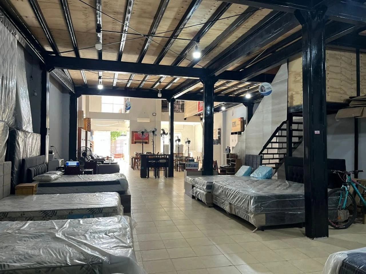 Salon| Calle Mendoza | 500 M2. Chimbas