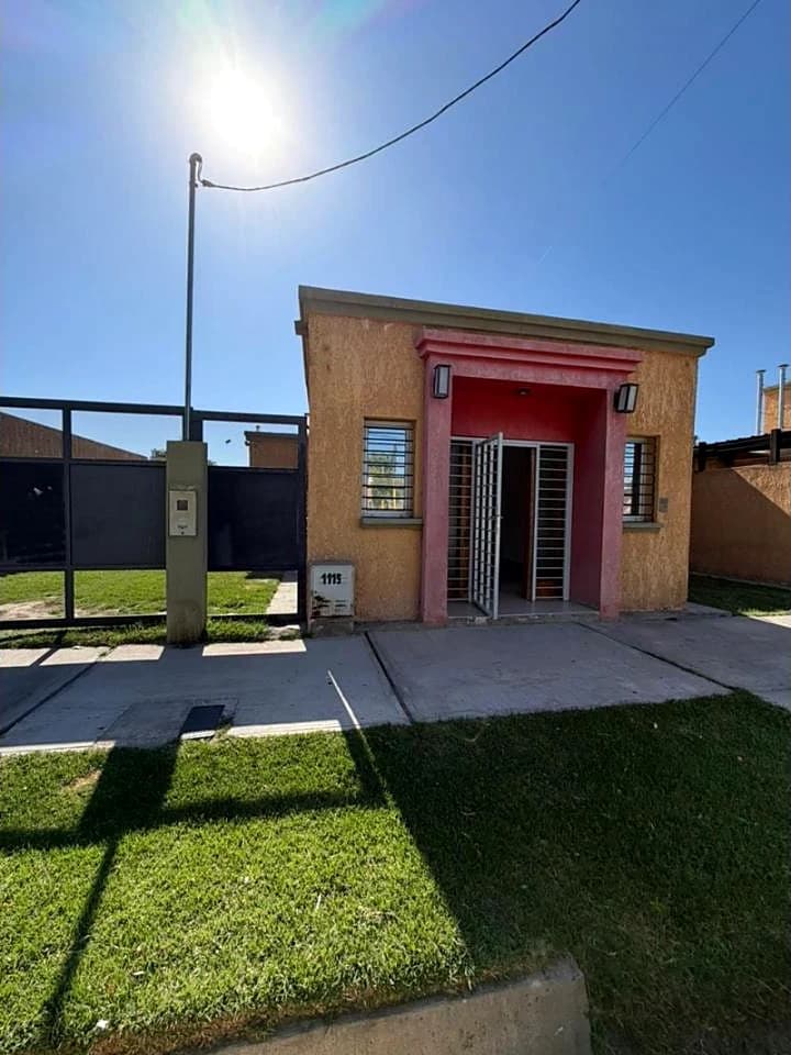 Hermosa Casa En Rivadavia, 3 Habitaciones