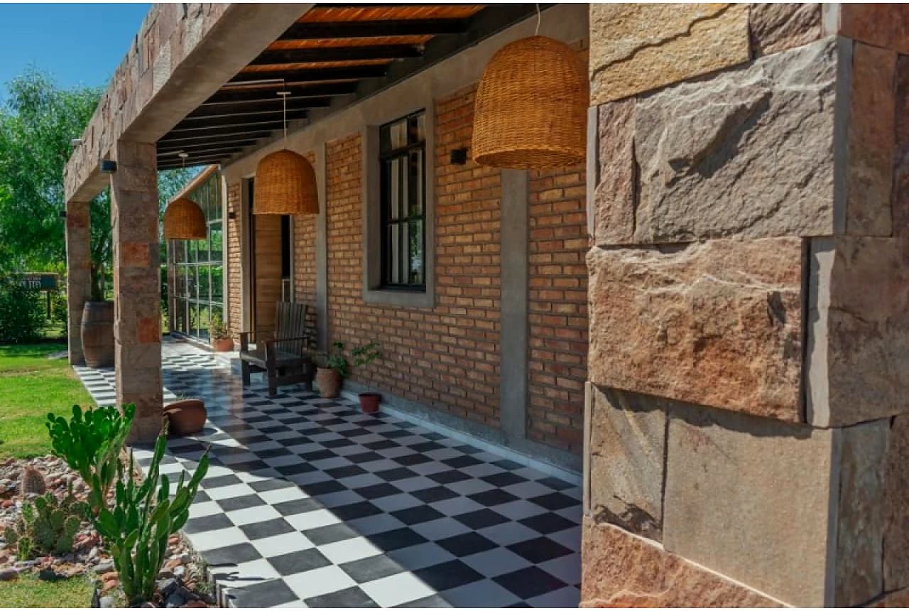 Casa Residencial/ Empresa. Pocito. Mls#